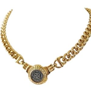 Authentic Vintage and rare this 1980s Givenchy chunky curb chain
